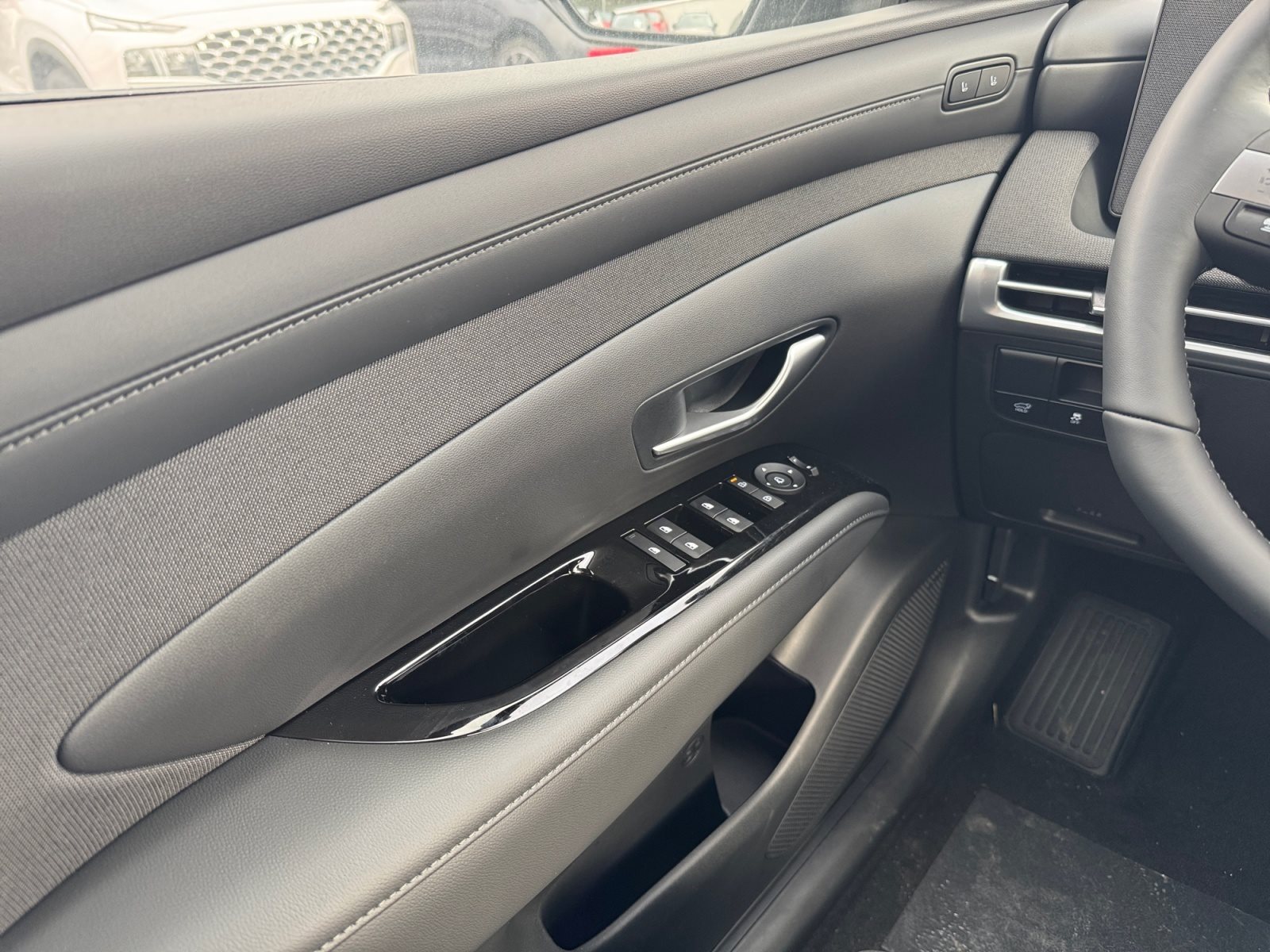 Foto 1 - Hyundai TUCSON 1.6 T-GDi Prime Hybrid 2WD, Abyss Black / MET